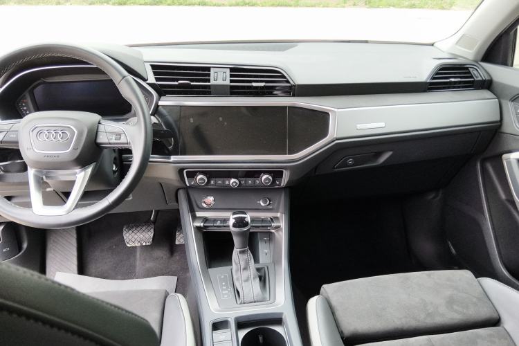 Used Audi Q3 2022 35 TFSI Progressive Dynamic Edition Interior 3