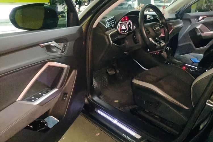 Used Audi Q3 2022 35 TFSI Fashion Dynamic Model Interior 3