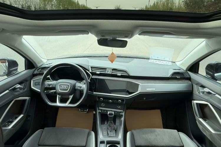 Used Audi Q3 2022 40 TFSI Fashion Dynamic Model Interior 3