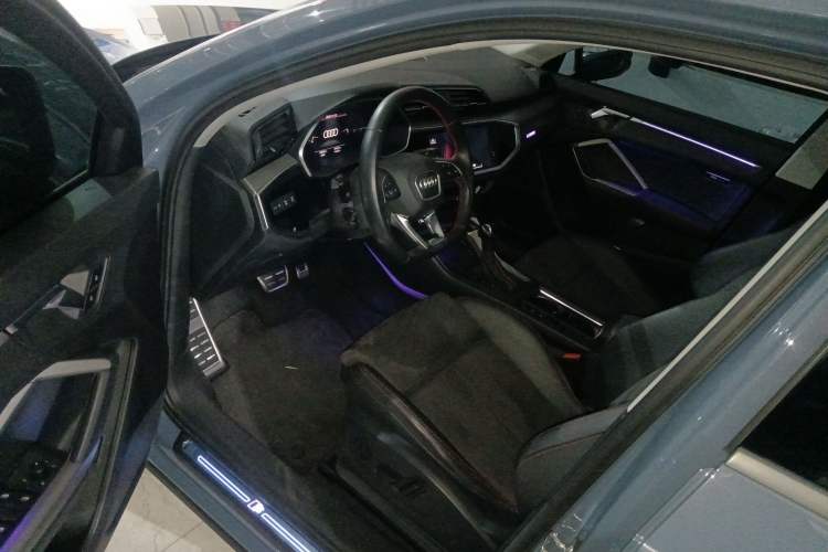Used Audi Q3 2022 40 TFSI RS Package Performance Model Interior 3
