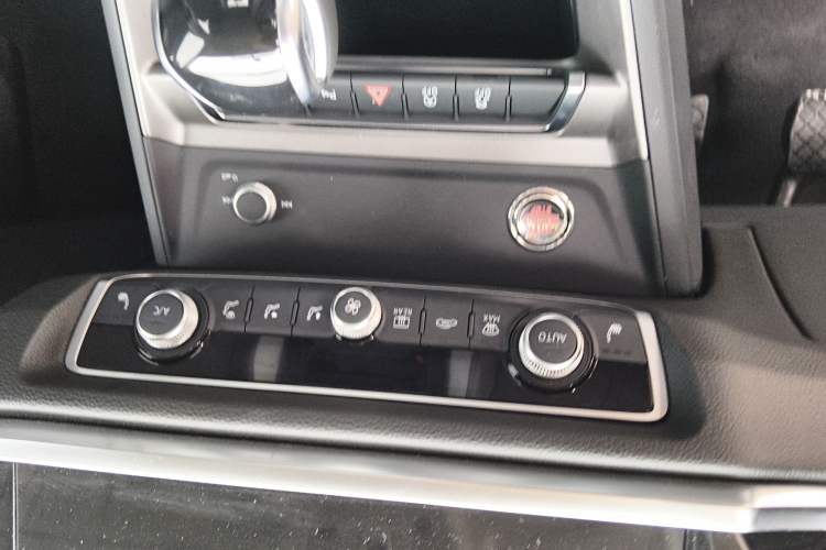 Used Audi Q3 2022 35 TFSI Progressive Dynamic Edition Interior 4