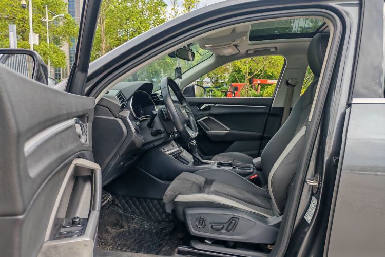 Used Audi Q3 2022 40 TFSI Fashion Dynamic Model Interior 4