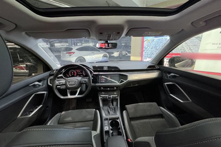 Used Audi Q3 2022 35 TFSI Fashion Dynamic Model Interior 6