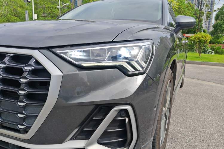 Used Audi Q3 2022 40 TFSI Fashion Dynamic Model Left Front Headlight