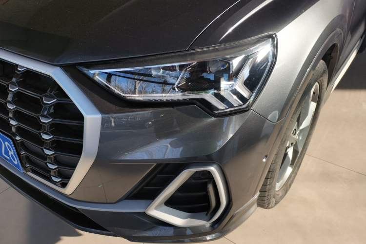 Used Audi Q3 2022 35 TFSI Fashion Dynamic Model Left Front Headlight