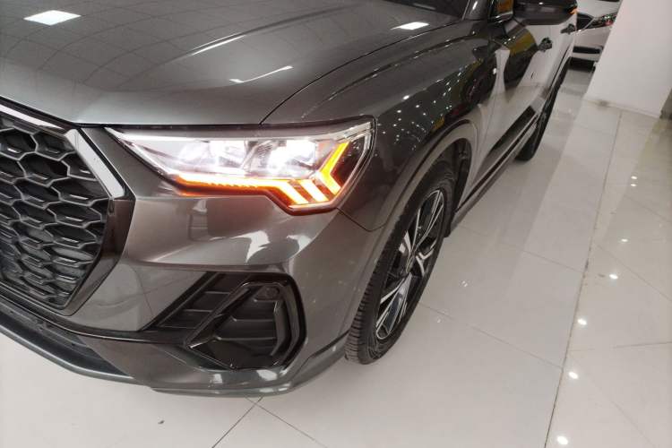 Used Audi Q3 2022 40 TFSI Fashion Dynamic Model Left Front Headlight