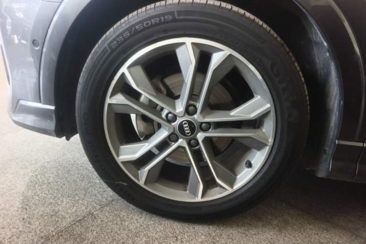 Used Audi Q3 2022 40 TFSI Fashion Dynamic Model Left Front Wheel Hub