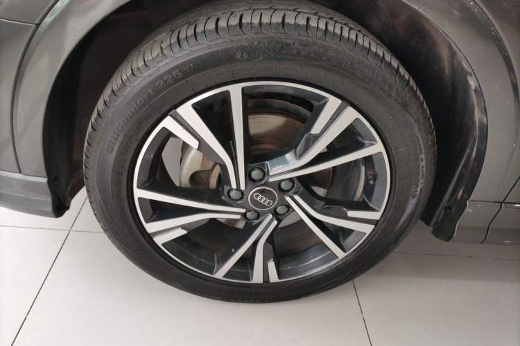 Used Audi Q3 2022 40 TFSI Fashion Dynamic Model Left Front Wheel Hub