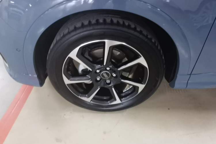 Used Audi Q3 2022 40 TFSI RS Package Performance Model Left Front Wheel Hub