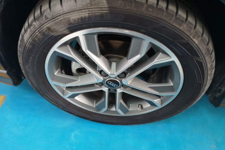 Used Audi Q3 2022 40 TFSI Fashion Dynamic Model Left Front Wheel Hub