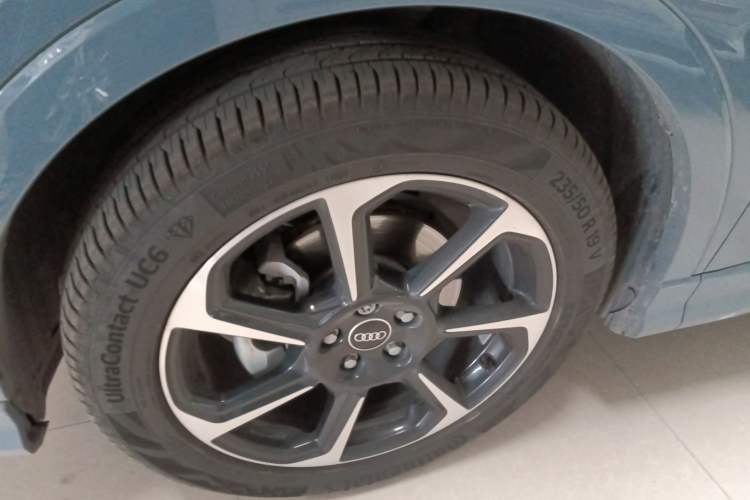 Used Audi Q3 2022 40 TFSI RS Package Performance Model Left Front Wheel Hub
