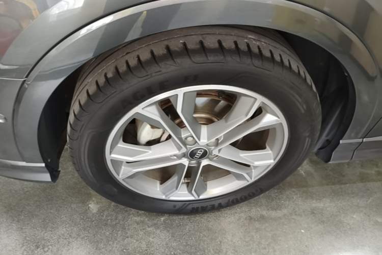 Used Audi Q3 2022 40 TFSI Fashion Dynamic Model Left Front Wheel Hub
