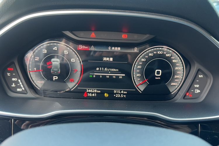 Used Audi Q3 2022 35 TFSI Fashion Dynamic Model Odometer Close Up
