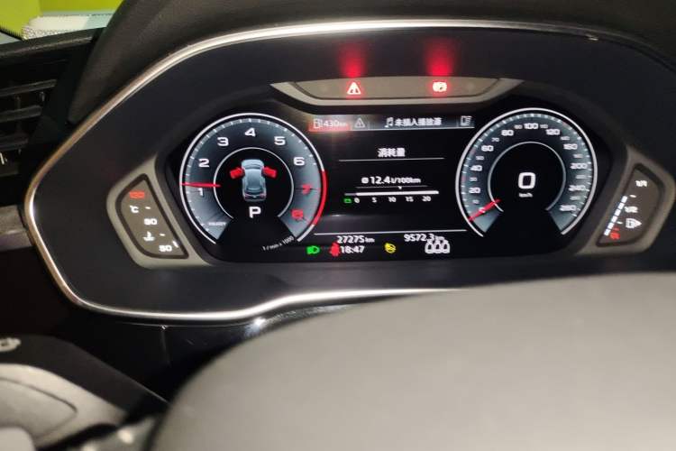Used Audi Q3 2022 35 TFSI Fashion Dynamic Model Odometer Close Up