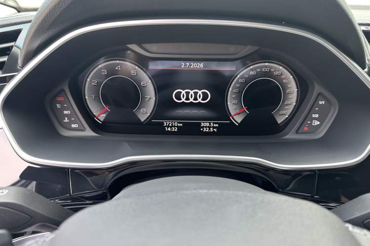 Used Audi Q3 2022 35 TFSI Fashion Dynamic Model Odometer Close Up