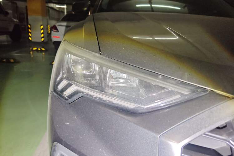 Used Audi Q3 2022 35 TFSI Fashion Dynamic Model Right Front Headlight