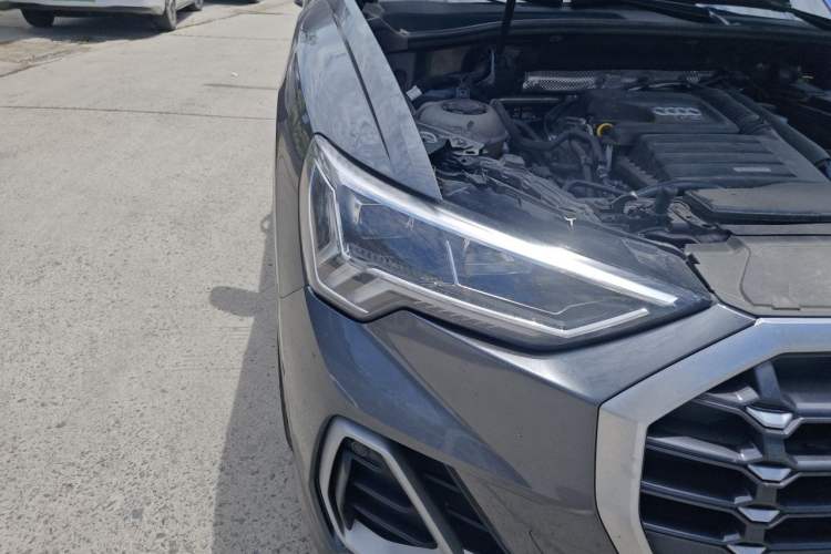 Used Audi Q3 2022 35 TFSI Fashion Dynamic Model Right Front Headlight