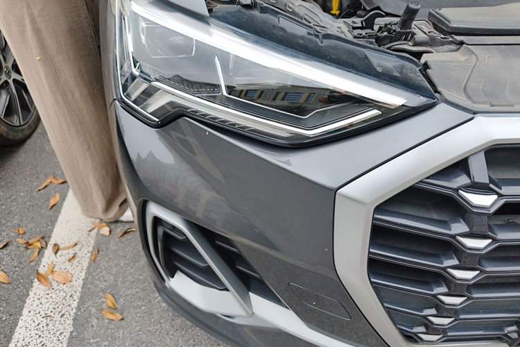 Used Audi Q3 2022 40 TFSI Fashion Dynamic Model Right Front Headlight