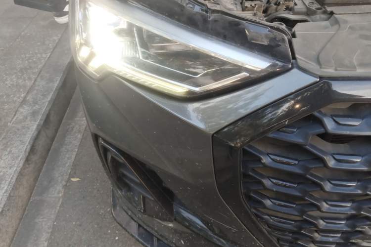 Used Audi Q3 2022 40 TFSI Fashion Dynamic Model Right Front Headlight