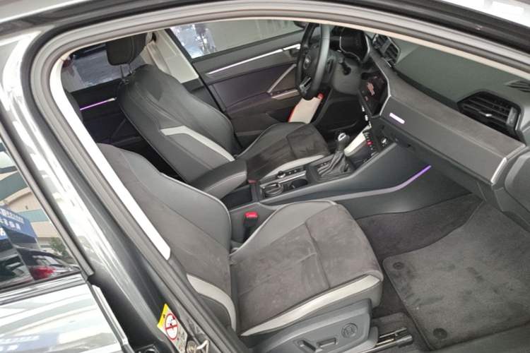 Used Audi Q3 2022 40 TFSI Fashion Dynamic Model Right Front Seat