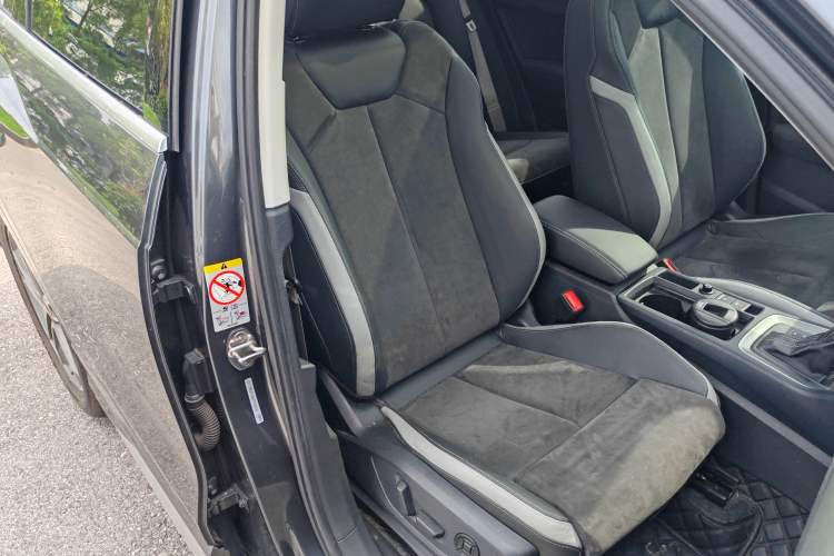 Used Audi Q3 2022 40 TFSI Fashion Dynamic Model Right Front Seat