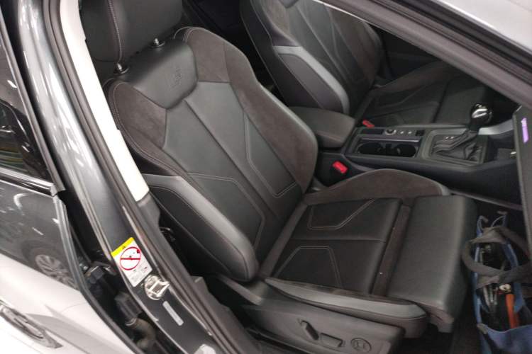 Used Audi Q3 2022 40 TFSI Fashion Dynamic Model Right Front Seat