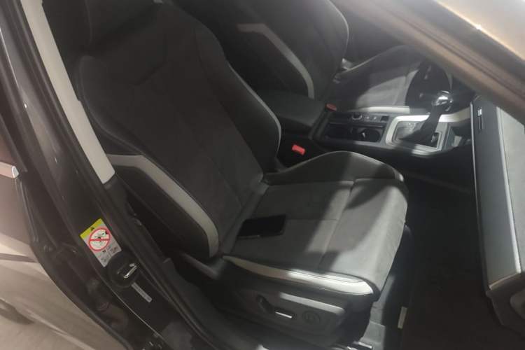 Used Audi Q3 2022 35 TFSI Progressive Dynamic Edition Right Front Seat
