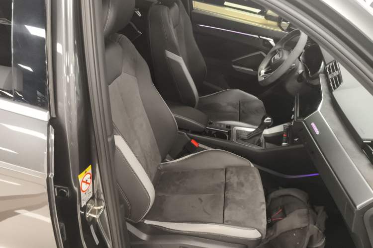 Used Audi Q3 2022 45 TFSI quattro Fashion Dynamic Model Right Front Seat