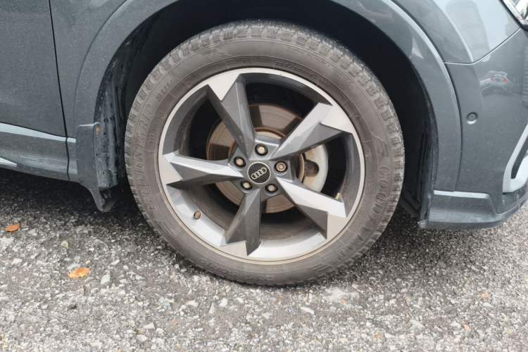 Used Audi Q3 2022 35 TFSI Fashion Dynamic Model Right Front Wheel Hub