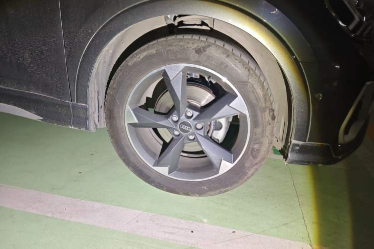 Used Audi Q3 2022 35 TFSI Fashion Dynamic Model Right Front Wheel Hub