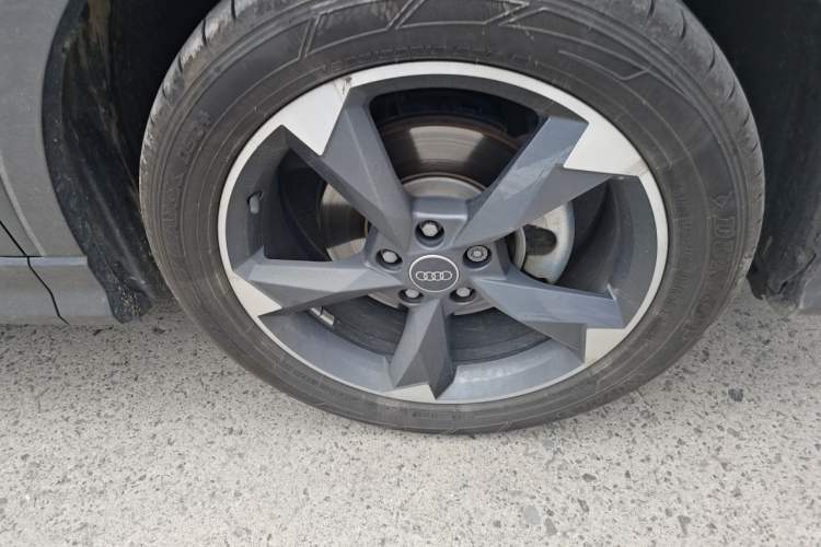 Used Audi Q3 2022 35 TFSI Fashion Dynamic Model Right Front Wheel Hub