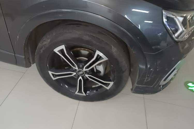 Used Audi Q3 2022 45 TFSI quattro Fashion Dynamic Model Right Front Wheel Hub