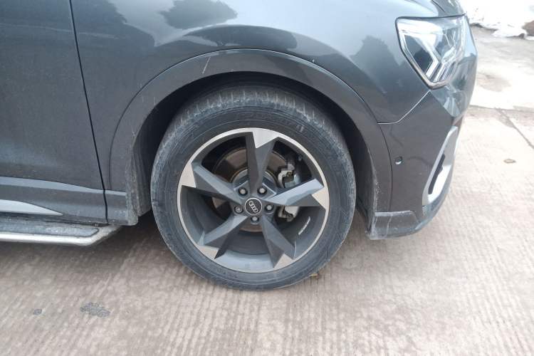 Used Audi Q3 2022 35 TFSI Fashion Dynamic Model Right Front Wheel Hub