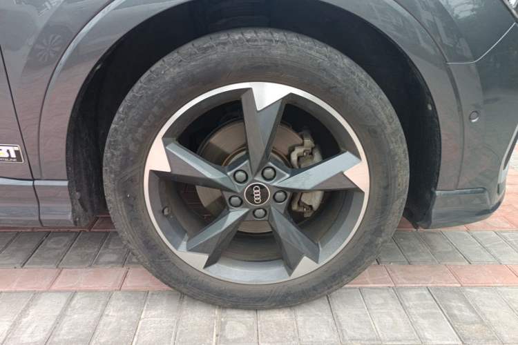 Used Audi Q3 2022 35 TFSI Fashion Dynamic Model Right Front Wheel Hub