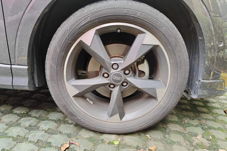 Used Audi Q3 2022 35 TFSI Fashion Dynamic Model Right Front Wheel Hub