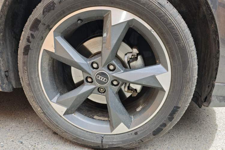 Used Audi Q3 2022 35 TFSI Fashion Dynamic Model Right Front Wheel Hub