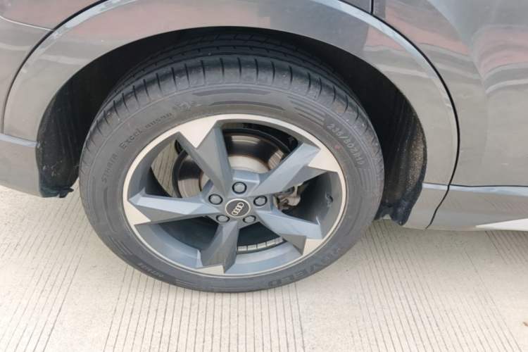 Used Audi Q3 2022 35 TFSI Fashion Dynamic Model Right Rear Wheel Hub