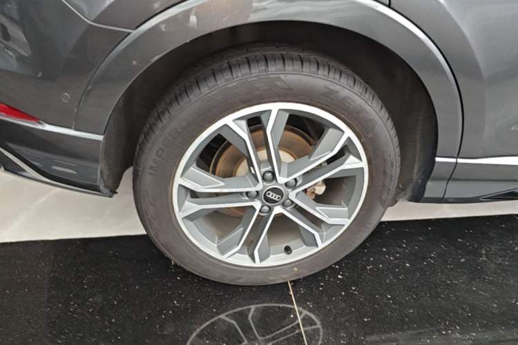 Used Audi Q3 2022 40 TFSI Fashion Dynamic Model Right Rear Wheel Hub