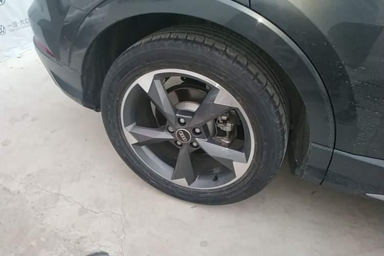 Used Audi Q3 2022 35 TFSI Fashion Dynamic Model Right Rear Wheel Hub