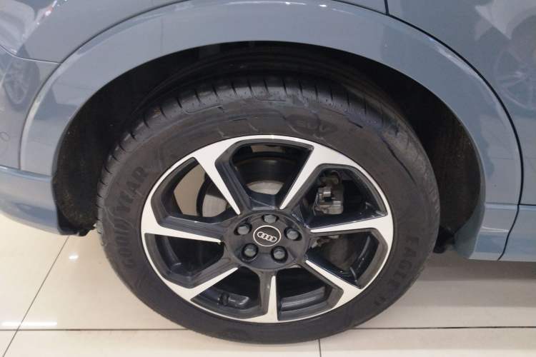 Used Audi Q3 2022 40 TFSI RS Package Performance Model Right Rear Wheel Hub