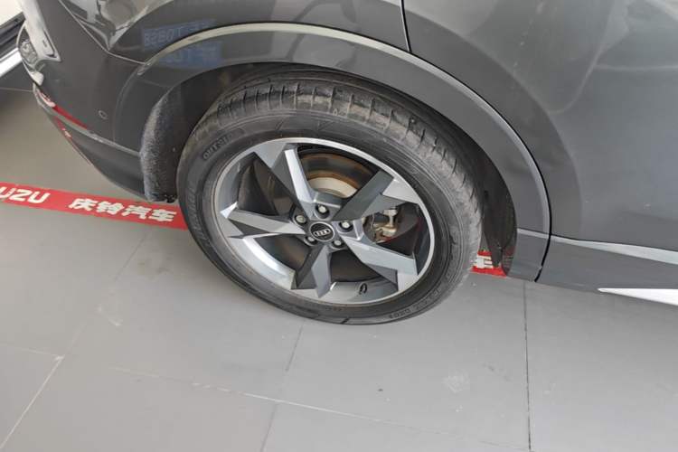 Used Audi Q3 2022 35 TFSI Fashion Dynamic Model Right Rear Wheel Hub
