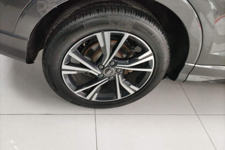 Used Audi Q3 2022 40 TFSI Fashion Dynamic Model Right Rear Wheel Hub