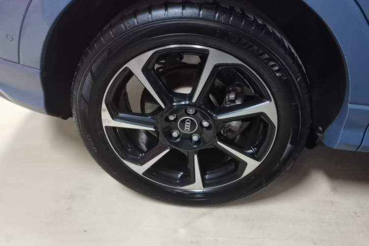 Used Audi Q3 2022 40 TFSI RS Package Performance Model Right Rear Wheel Hub
