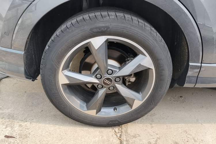Used Audi Q3 2022 35 TFSI Fashion Dynamic Model Right Rear Wheel Hub
