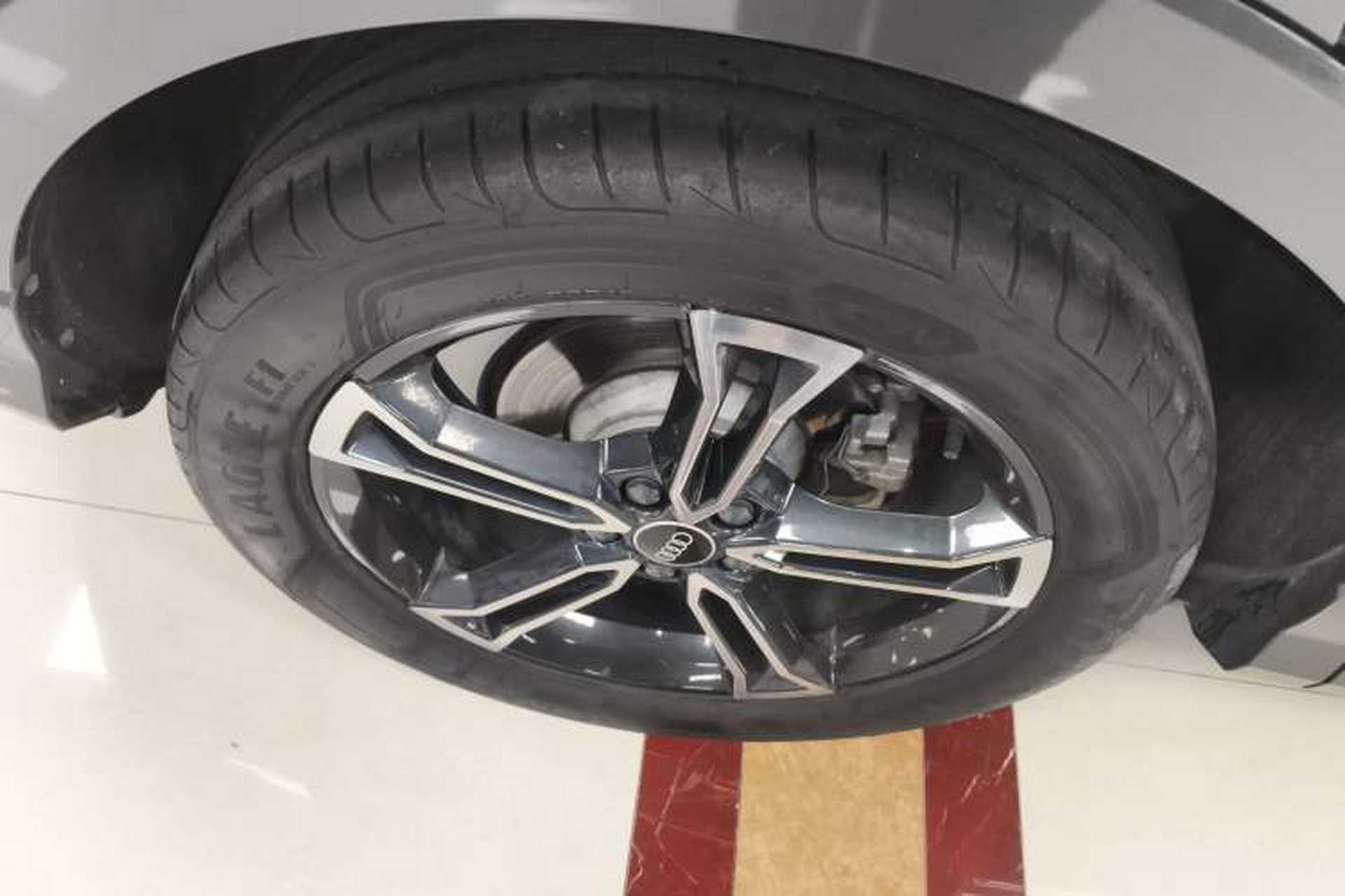 Used Audi Q3 2022 45 TFSI quattro Fashion Dynamic Model Right Rear Wheel Hub