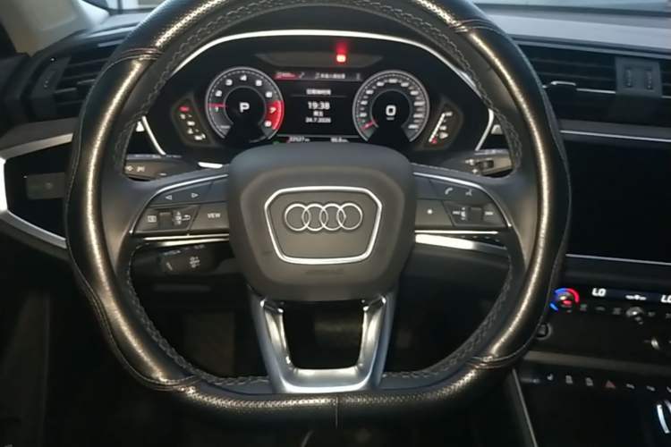 Used Audi Q3 2022 35 TFSI Fashion Dynamic Model Steering Wheel