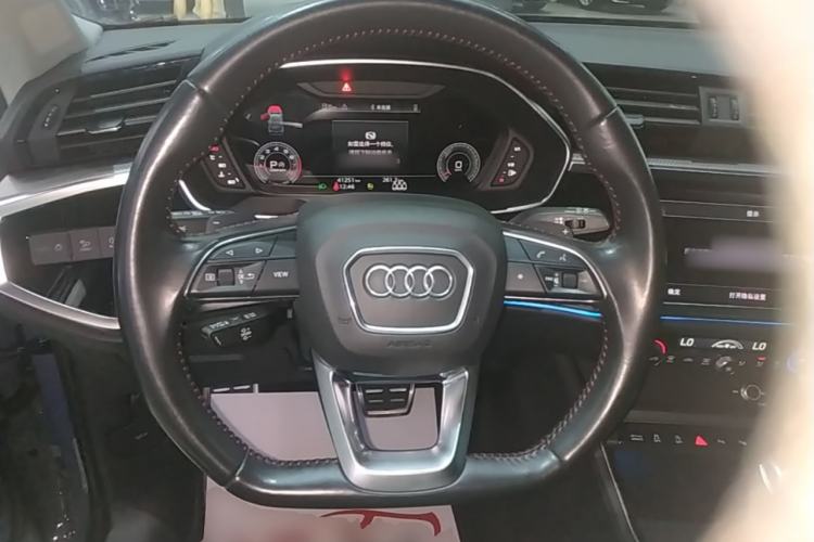 Used Audi Q3 2022 40 TFSI RS Package Performance Model Steering Wheel