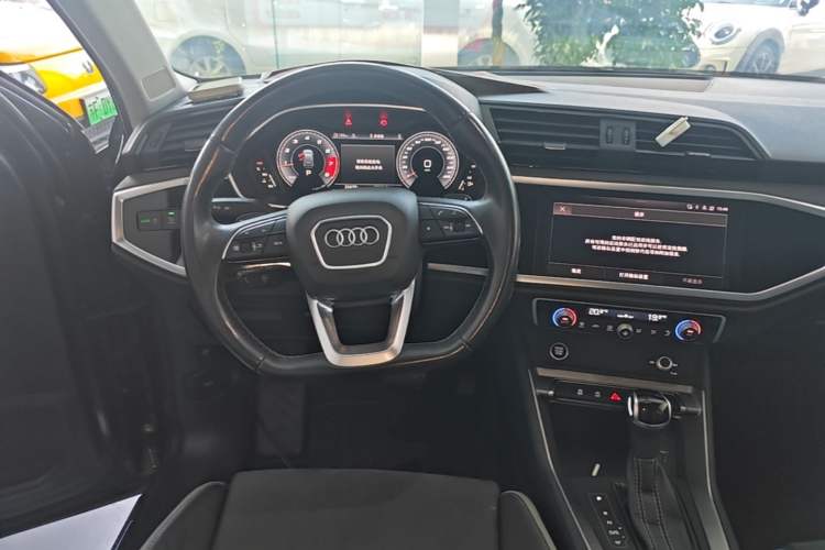 Used Audi Q3 2022 35 TFSI Fashion Dynamic Model Steering Wheel