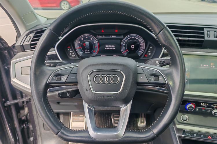 Used Audi Q3 2022 40 TFSI Fashion Dynamic Model Steering Wheel