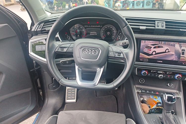 Used Audi Q3 2022 40 TFSI Fashion Dynamic Model Steering Wheel